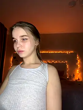 MyLolaSky online show from 10.11.25