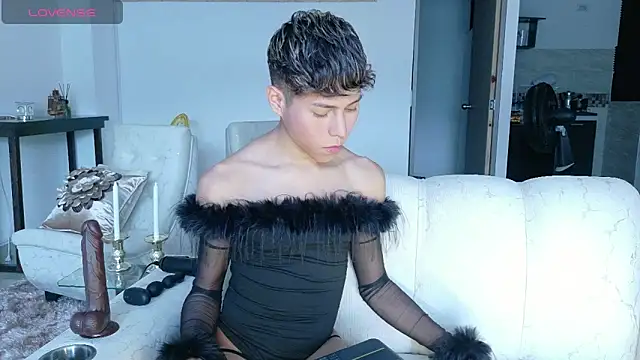 Snapshot of Little_liam chatting on 02.13.26 Little liam online show from 02.13.26