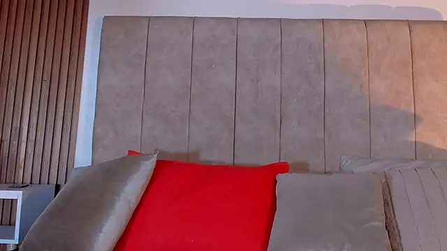 Lauraa saenz11 online show from 09.26.25