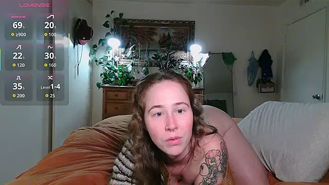 Snapshot of wutangwendy chatting on 11.09.25 wutangwendy online show from 11.09.25