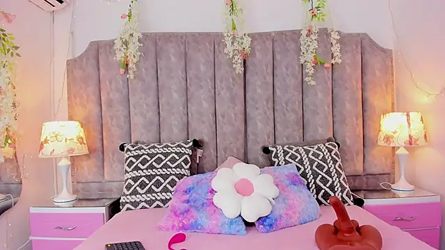 JadeBennett  online show from 10.25.25