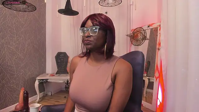 LolaJenkinss online show from 11.04.25