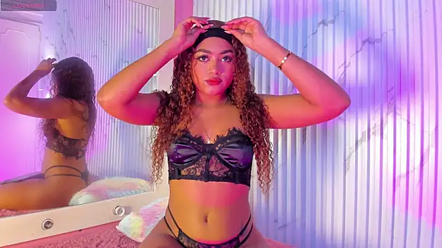 Snapshot of Missdionne_curly chatting on 10.16.25 Missdionne curly online show from 10.16.25