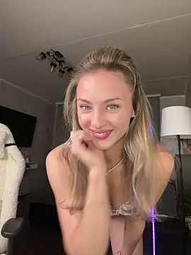 Snapshot of Mally_Say chatting on 10.30.25 Mally Say online show from 10.30.25