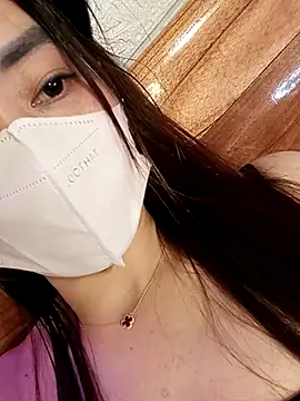 zuzuuLy online show from 11.04.25