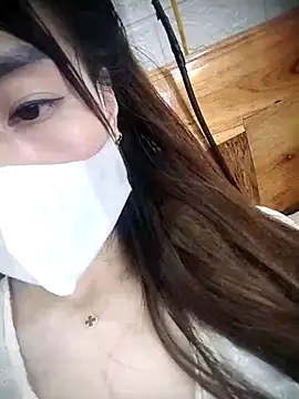 zuzuuLy online show from 11.08.25