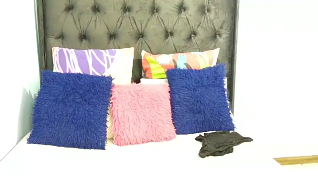 Snapshot of Dandelion_enigman chatting on 10.20.25 Dandelion enigman online show from 10.20.25