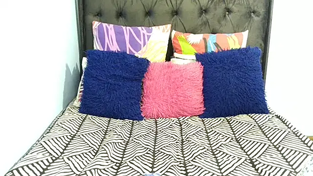 Snapshot of Dandelion_enigman chatting on 11.05.25 Dandelion enigman online show from 11.05.25