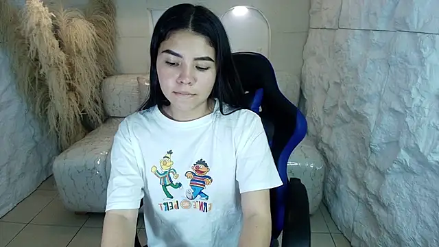 Snapshot of ambarina_r chatting on 09.26.25 ambarina r online show from 09.26.25