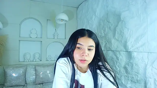 Snapshot of ambarina_r chatting on 11.02.25 ambarina r online show from 11.02.25