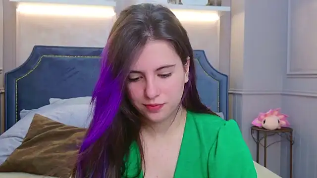 Akira Halls online show from 11.25.25