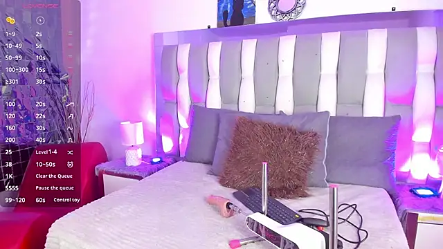 Snapshot of IsaDiiaz chatting on 11.07.25 IsaDiiaz online show from 11.07.25