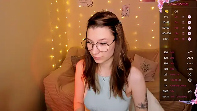 LinaBlossom  online show from 09.28.25