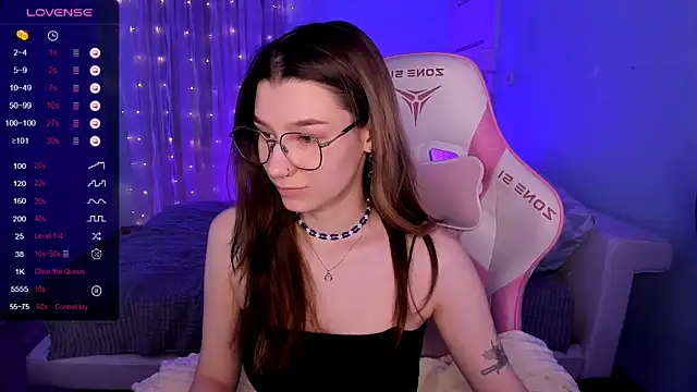 LinaBlossom  online show from 02.17.26