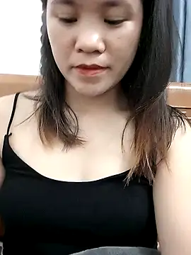 Snapshot of Norah-h chatting on 10.26.25 Norah-h online show from 10.26.25