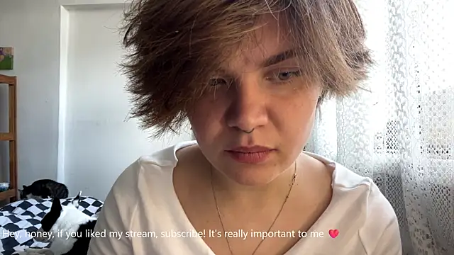 Snapshot of SabrinaFolts chatting on 09.26.25 SabrinaFolts online show from 09.26.25