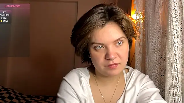 Snapshot of SabrinaFolts chatting on 10.18.25 SabrinaFolts online show from 10.18.25