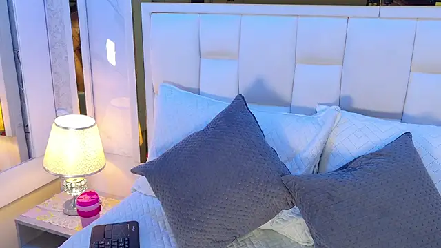 samanthaa sm online show from 11.22.25