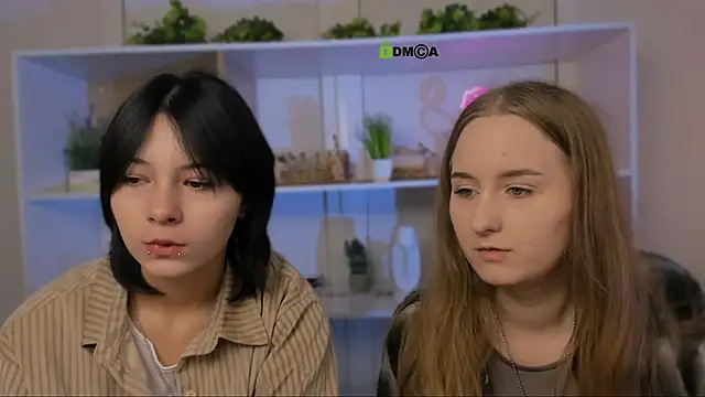 miraella online show from 10.04.25