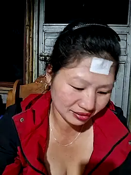 Snapshot of diamond-- chatting on 10.26.25 diamond-- online show from 10.26.25