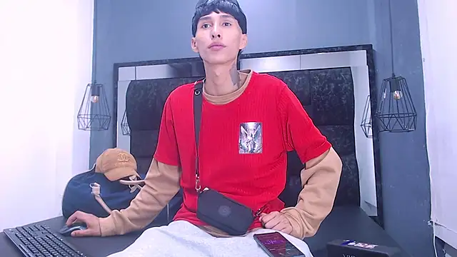 Snapshot of Daniel_delux_ chatting on 10.20.25 Daniel delux online show from 10.20.25