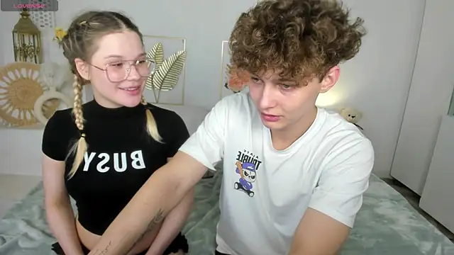 LisaRiza online show from 10.14.25