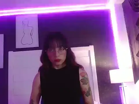 Snapshot of Sweet_Rabbitss chatting on 10.04.25 Sweet Rabbitss online show from 10.04.25