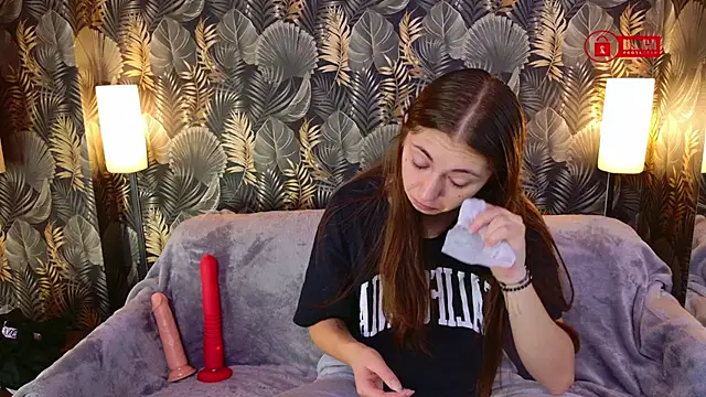 Snapshot of Charming_LIA chatting on 10.24.25 Charming LIA online show from 10.24.25