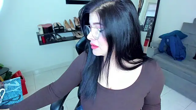 Snapshot of Miel_82 chatting on 10.15.25 Miel 82 online show from 10.15.25