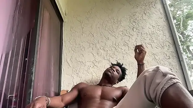 Snapshot of MrDaddyBlackNi9e chatting on 10.10.25 MrDaddyBlackNi9e online show from 10.10.25