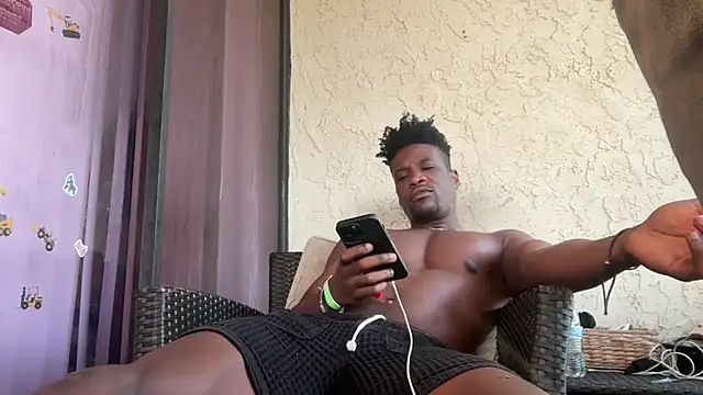 Snapshot of MrDaddyBlackNi9e chatting on 10.27.25 MrDaddyBlackNi9e online show from 10.27.25