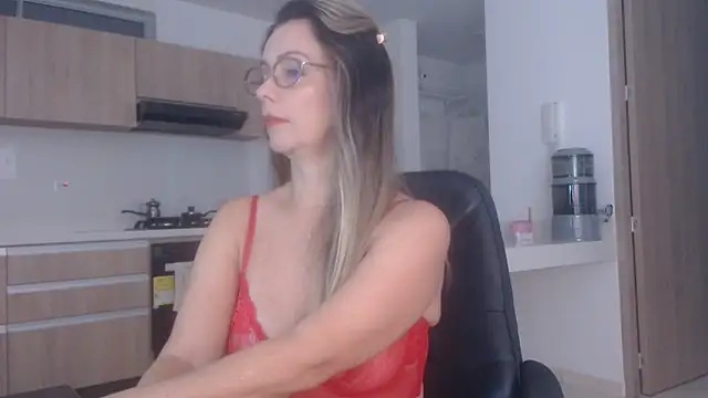 Snapshot of LovePaula chatting on 02.08.26 LovePaula online show from 02.08.26