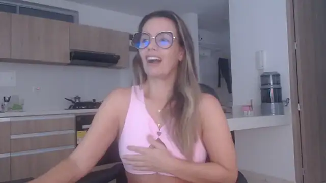 Snapshot of LovePaula chatting on 02.23.26 LovePaula online show from 02.23.26