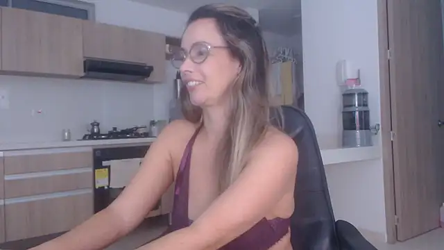 Snapshot of LovePaula chatting on 02.24.26 LovePaula online show from 02.24.26