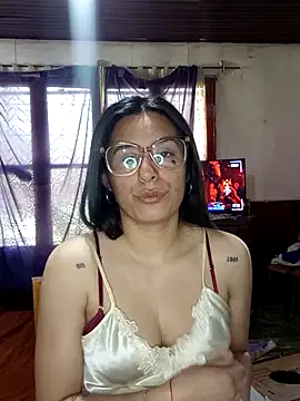 Snapshot of lucixxx14 chatting on 10.16.25 lucixxx14 online show from 10.16.25