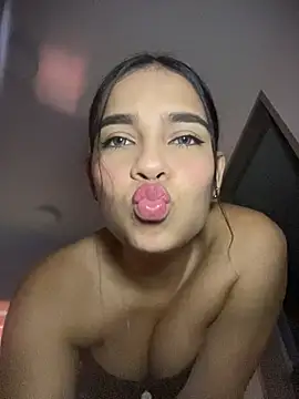 Snapshot of Valery_lux16 chatting on 05.24.26 Valery lux16 online show from 05.24.26