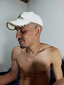 LATINO27CM online show from 10.15.25