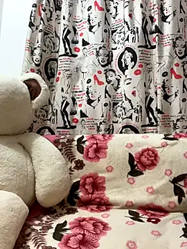 Snapshot of Linda_rouse chatting on 10.01.25 Linda rouse online show from 10.01.25