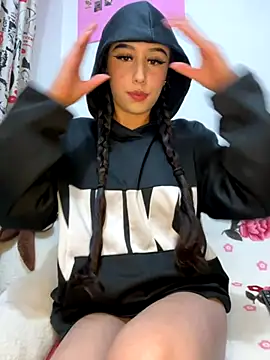 Snapshot of Linda_rouse chatting on 10.12.25 Linda rouse online show from 10.12.25