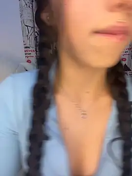 Snapshot of Linda_rouse chatting on 10.22.25 Linda rouse online show from 10.22.25