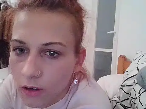 Snapshot of HotLenaX chatting on 10.23.25 HotLenaX online show from 10.23.25