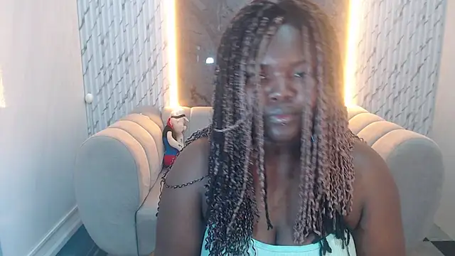 Snapshot of Soffia_b chatting on 10.11.25 Soffia b online show from 10.11.25