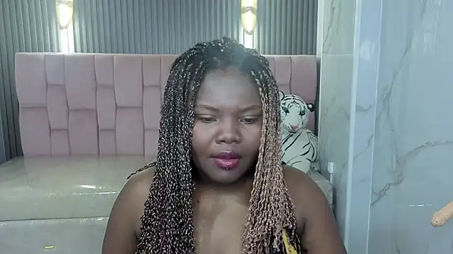 Snapshot of Soffia_b chatting on 10.16.25 Soffia b online show from 10.16.25