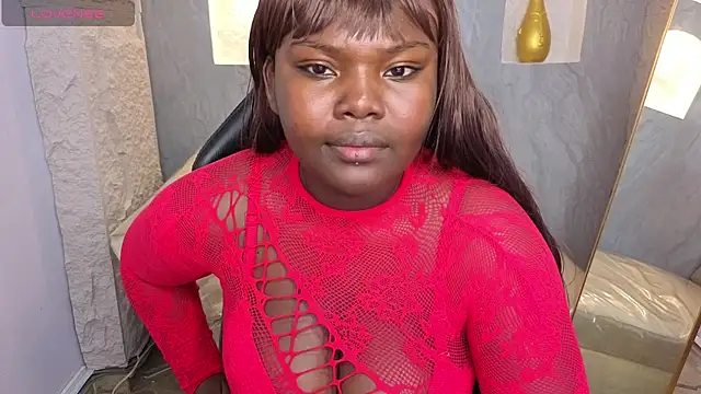 Snapshot of Soffia_b chatting on 10.30.25 Soffia b online show from 10.30.25