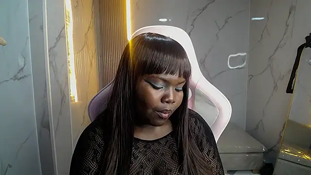 Snapshot of Soffia_b chatting on 11.07.25 Soffia b online show from 11.07.25