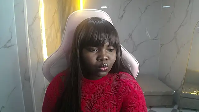 Snapshot of Soffia_b chatting on 11.12.25 Soffia b online show from 11.12.25