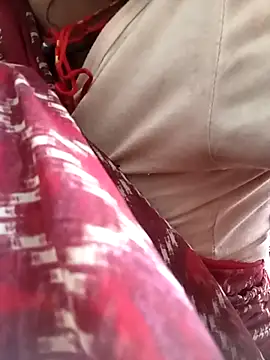 Snapshot of Cuty_sunena chatting on 10.28.25 Cuty sunena online show from 10.28.25