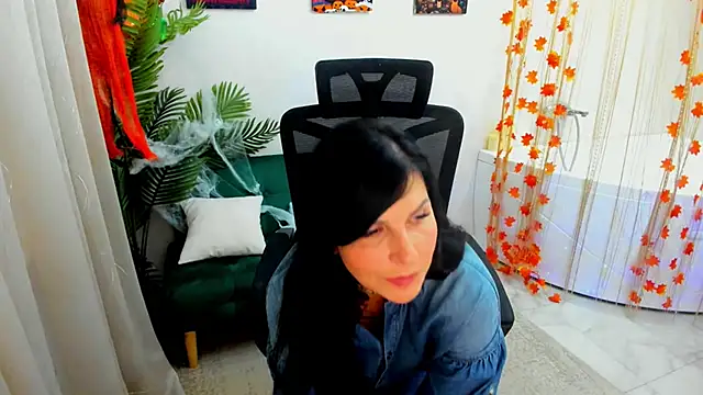 Moon Veloure1 online show from 10.20.25