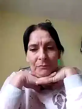 Snapshot of Tariya-40 chatting on 09.29.25 Tariya-40 online show from 09.29.25