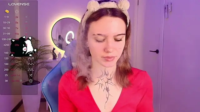 Snapshot of Elastikisss chatting on 09.29.25 Elastikisss online show from 09.29.25